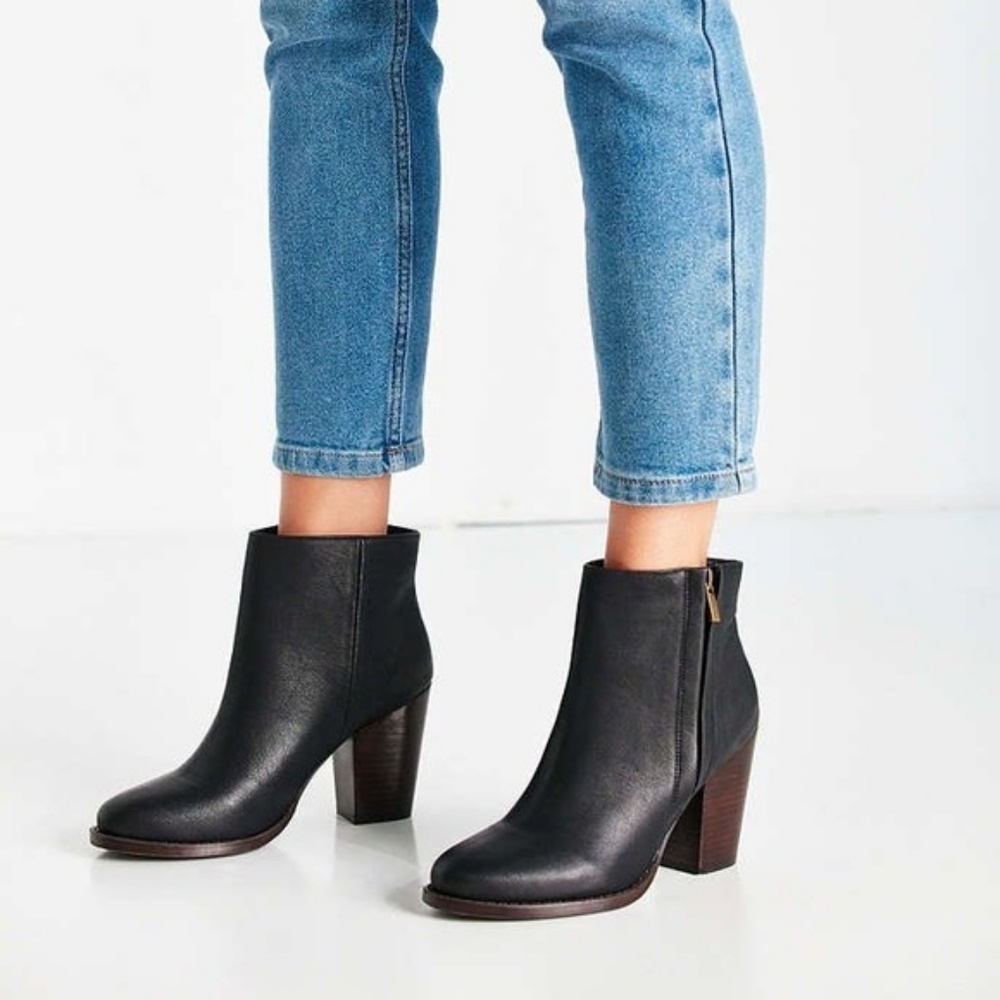 Urban Outfitters Black Leather Block Heel Ankle Boots